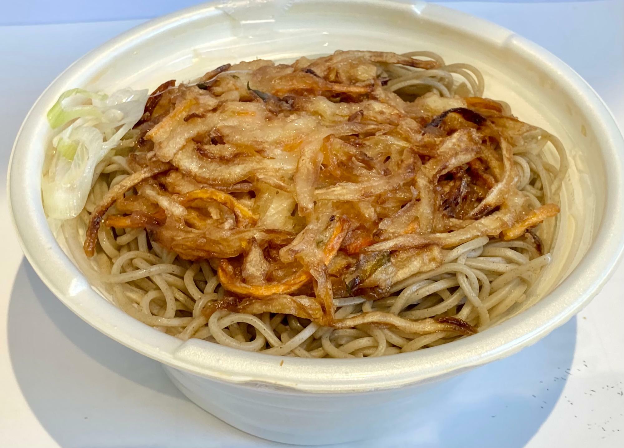 だしの旨味引き立つかき揚げ二八そば image